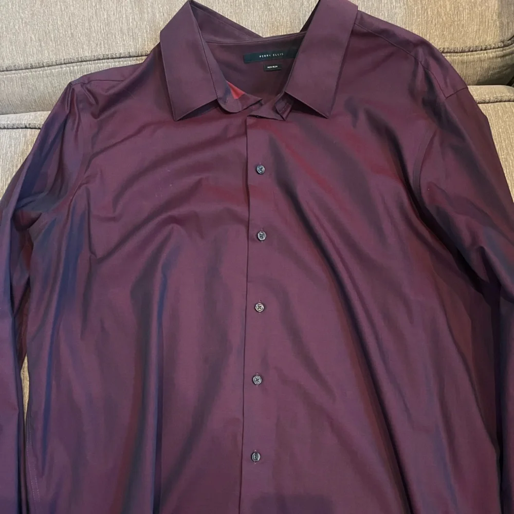 Perry Ellis - Picture 1 of 1